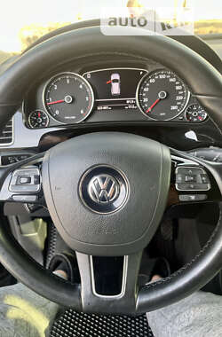 Позашляховик / Кросовер Volkswagen Touareg 2013 в Лебедині