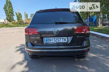 Внедорожник / Кроссовер Volkswagen Touareg 2016 в Черноморске