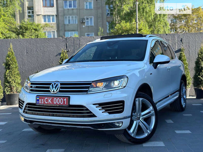 Позашляховик / Кросовер Volkswagen Touareg 2017 в Дрогобичі