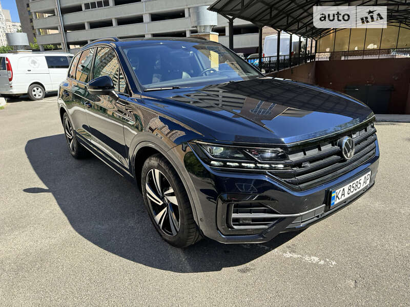 Позашляховик / Кросовер Volkswagen Touareg 2021 в Києві