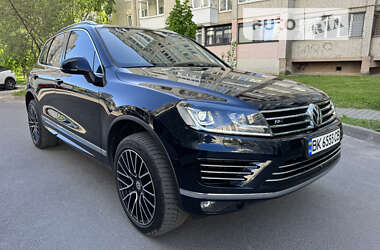 Внедорожник / Кроссовер Volkswagen Touareg 2017 в Луцке