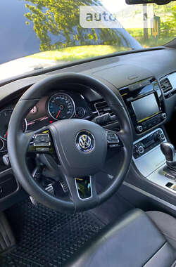 Позашляховик / Кросовер Volkswagen Touareg 2012 в Львові