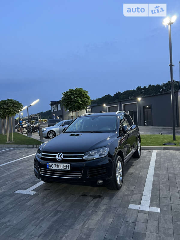 Внедорожник / Кроссовер Volkswagen Touareg 2010 в Луцке