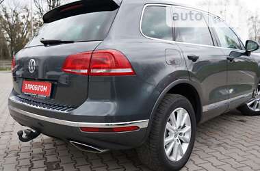 Внедорожник / Кроссовер Volkswagen Touareg 2015 в Житомире