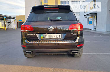 Внедорожник / Кроссовер Volkswagen Touareg 2011 в Костополе