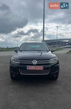 Внедорожник / Кроссовер Volkswagen Touareg 2012 в Львове