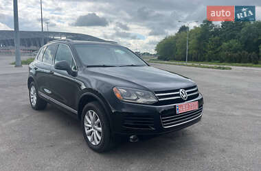 Внедорожник / Кроссовер Volkswagen Touareg 2012 в Львове