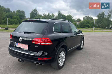 Внедорожник / Кроссовер Volkswagen Touareg 2012 в Львове