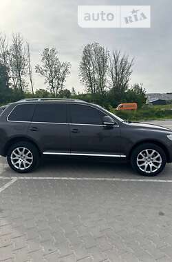 Позашляховик / Кросовер Volkswagen Touareg 2009 в Львові