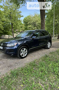 Внедорожник / Кроссовер Volkswagen Touareg 2012 в Харькове