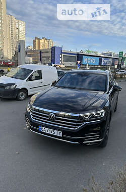 Внедорожник / Кроссовер Volkswagen Touareg 2023 в Киеве