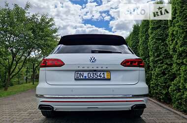 Позашляховик / Кросовер Volkswagen Touareg 2019 в Чернівцях