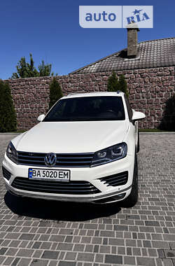 Позашляховик / Кросовер Volkswagen Touareg 2011 в Кропивницькому