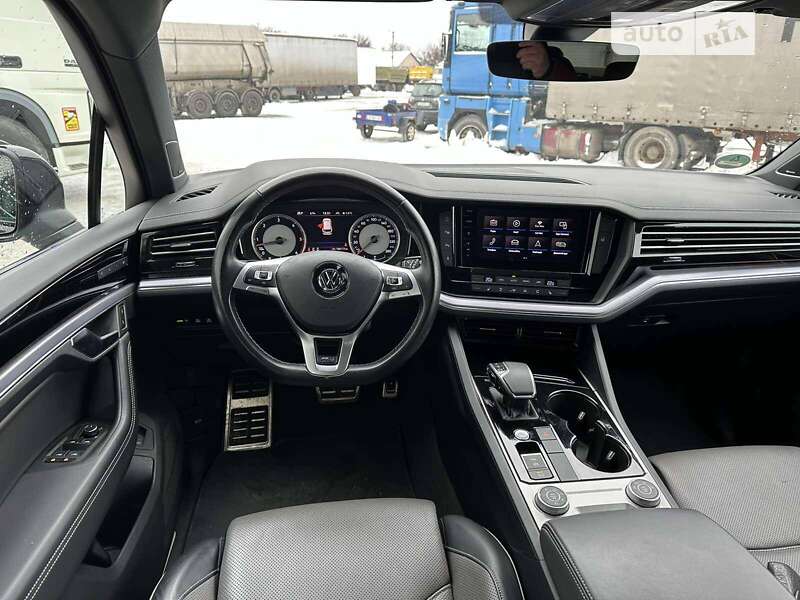 Внедорожник / Кроссовер Volkswagen Touareg 2019 в Черкассах