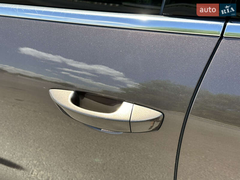 Позашляховик / Кросовер Volkswagen Touareg 2013 в Івано-Франківську