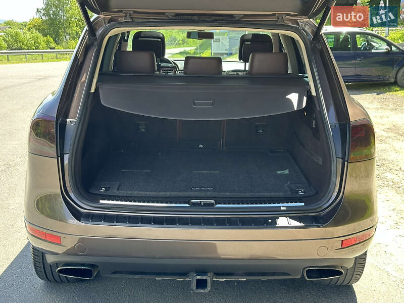 Позашляховик / Кросовер Volkswagen Touareg 2013 в Івано-Франківську