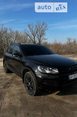 Позашляховик / Кросовер Volkswagen Touareg 2013 в Запоріжжі