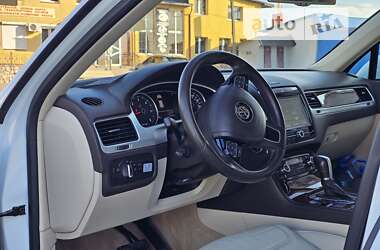 Внедорожник / Кроссовер Volkswagen Touareg 2014 в Тернополе