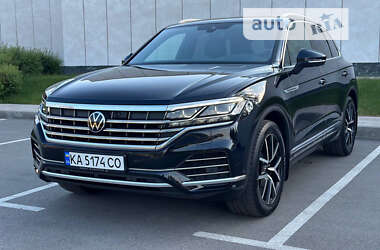 Позашляховик / Кросовер Volkswagen Touareg 2020 в Києві