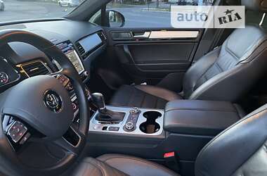 Внедорожник / Кроссовер Volkswagen Touareg 2014 в Одессе