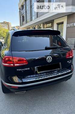 Внедорожник / Кроссовер Volkswagen Touareg 2016 в Нежине