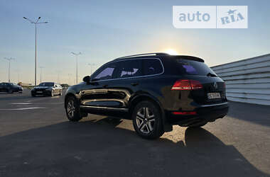 Внедорожник / Кроссовер Volkswagen Touareg 2013 в Львове