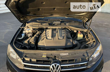 Внедорожник / Кроссовер Volkswagen Touareg 2013 в Львове