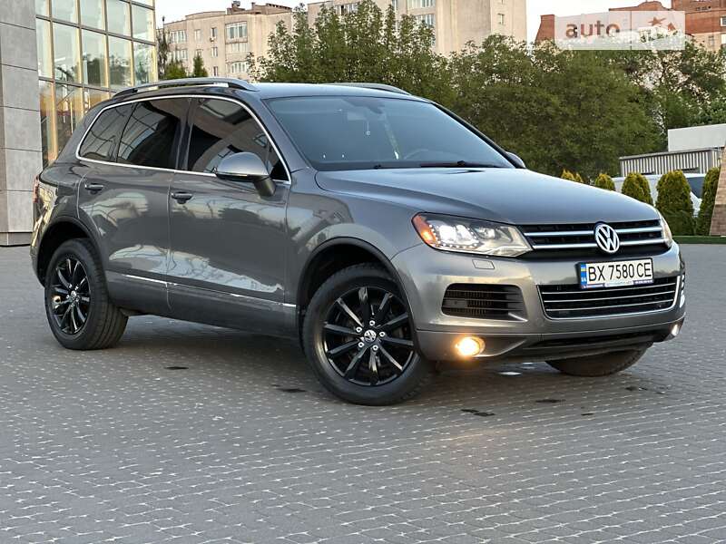 Внедорожник / Кроссовер Volkswagen Touareg 2011 в Хмельницком