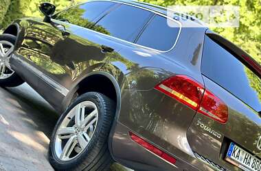 Внедорожник / Кроссовер Volkswagen Touareg 2011 в Львове