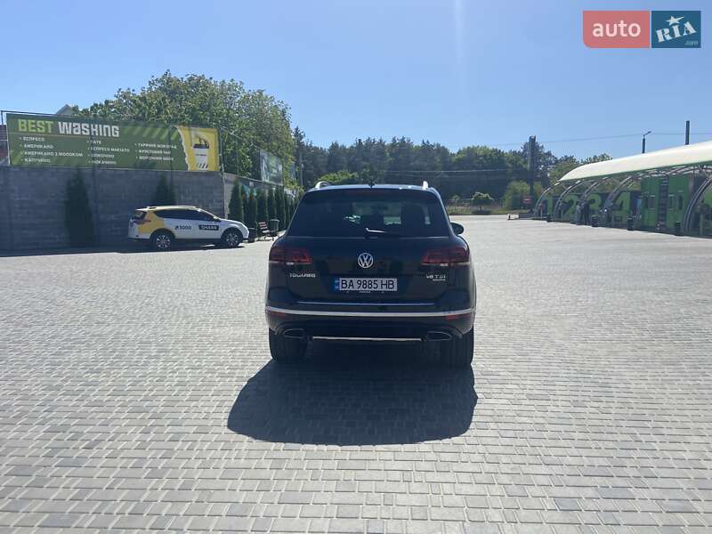 Внедорожник / Кроссовер Volkswagen Touareg 2017 в Кропивницком