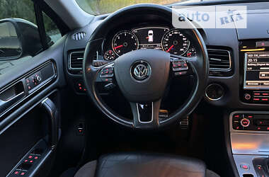 Позашляховик / Кросовер Volkswagen Touareg 2012 в Дніпрі