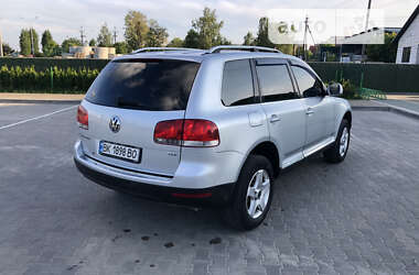 Внедорожник / Кроссовер Volkswagen Touareg 2006 в Вараше