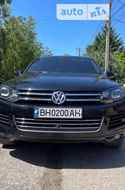 Внедорожник / Кроссовер Volkswagen Touareg 2013 в Белгороде-Днестровском