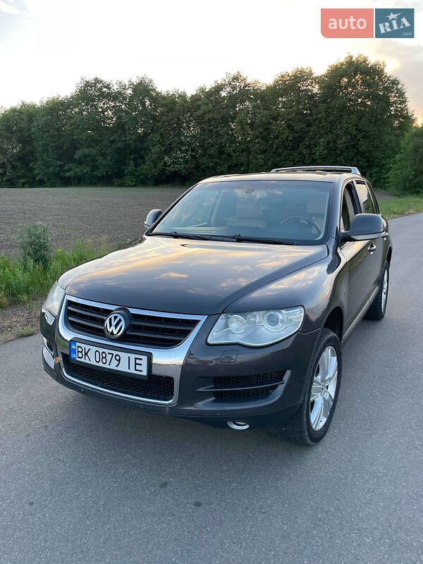 Позашляховик / Кросовер Volkswagen Touareg 2008 в Прилуках