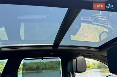 Внедорожник / Кроссовер Volkswagen Touareg 2013 в Киеве