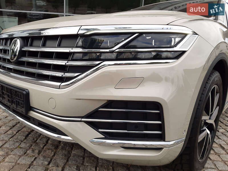 Внедорожник / Кроссовер Volkswagen Touareg 2022 в Днепре