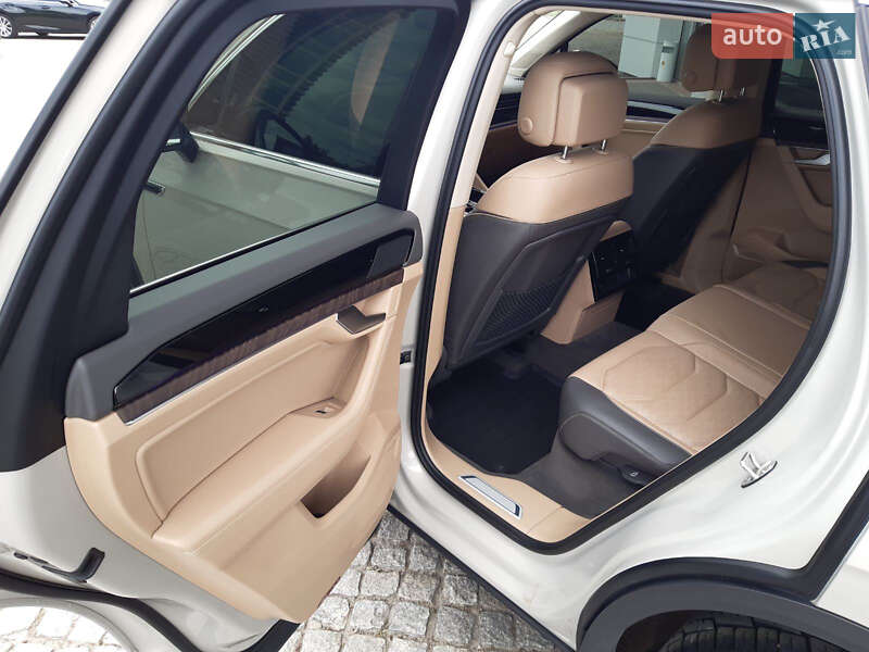Внедорожник / Кроссовер Volkswagen Touareg 2022 в Днепре