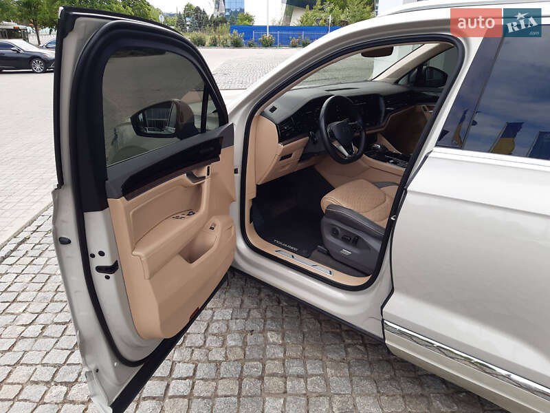 Внедорожник / Кроссовер Volkswagen Touareg 2022 в Днепре