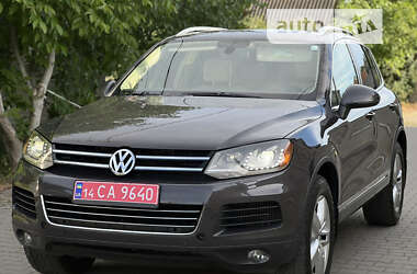 Внедорожник / Кроссовер Volkswagen Touareg 2012 в Львове