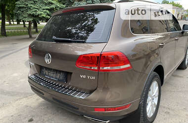 Позашляховик / Кросовер Volkswagen Touareg 2012 в Краснограді