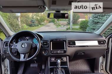 Внедорожник / Кроссовер Volkswagen Touareg 2010 в Киеве