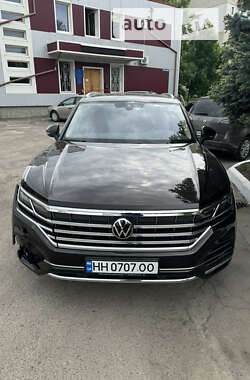 Позашляховик / Кросовер Volkswagen Touareg 2020 в Одесі