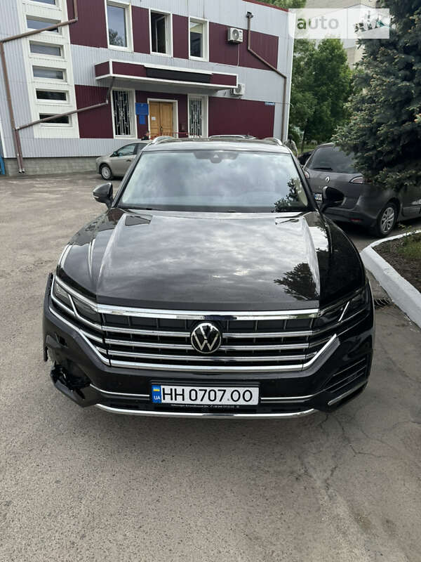 Внедорожник / Кроссовер Volkswagen Touareg 2020 в Одессе