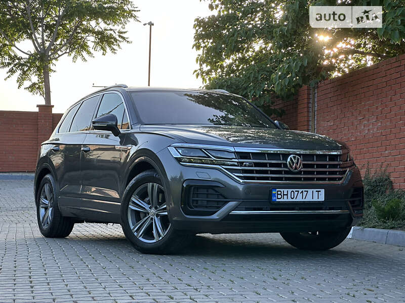 Позашляховик / Кросовер Volkswagen Touareg 2019 в Одесі