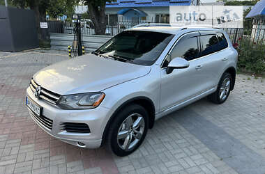 Позашляховик / Кросовер Volkswagen Touareg 2014 в Запоріжжі