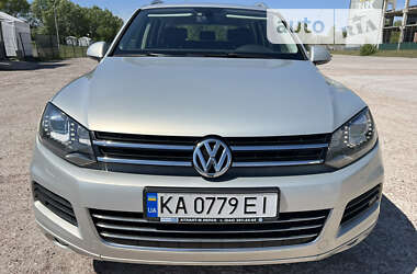 Позашляховик / Кросовер Volkswagen Touareg 2011 в Києві