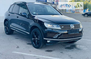 Внедорожник / Кроссовер Volkswagen Touareg 2017 в Киеве