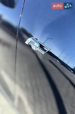 Внедорожник / Кроссовер Volkswagen Touareg 2013 в 