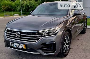 Позашляховик / Кросовер Volkswagen Touareg 2018 в Львові