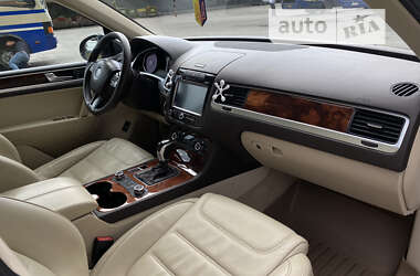 Позашляховик / Кросовер Volkswagen Touareg 2012 в Львові